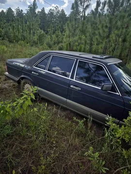 1987 Mercedes-Benz 300 SD Sedan 4D