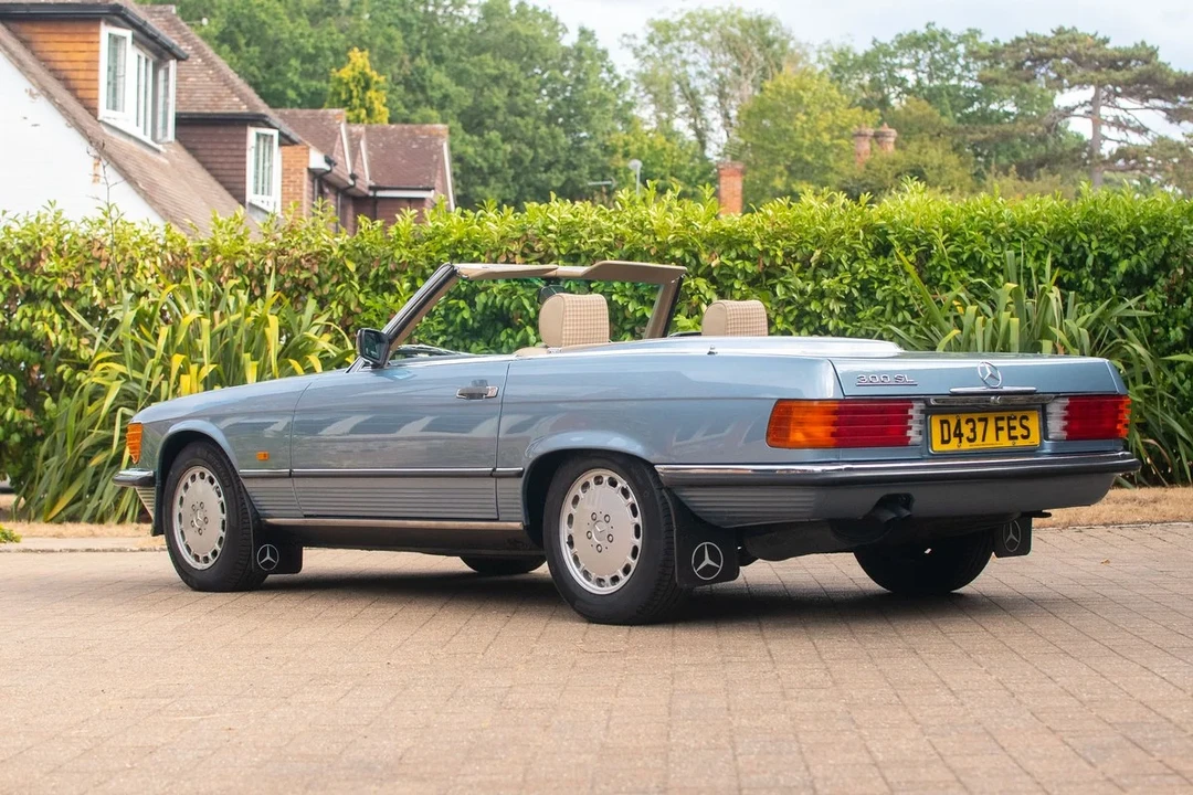 1987 Mercedes-Benz R107 SL-Class - Image 19 of 30