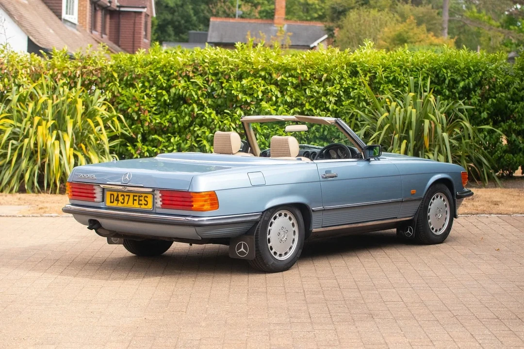 1987 Mercedes-Benz R107 SL-Class - Image 24 of 30
