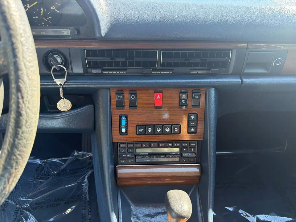 1987 Mercedes-Benz 190E - Image 20 of 31