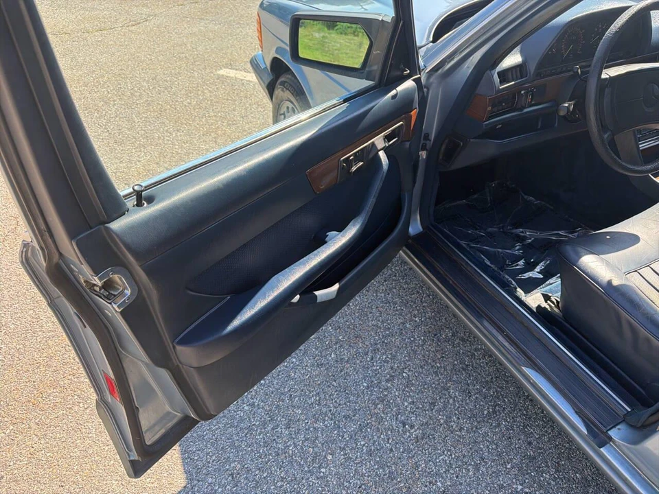 1987 Mercedes-Benz 190E - Image 17 of 31