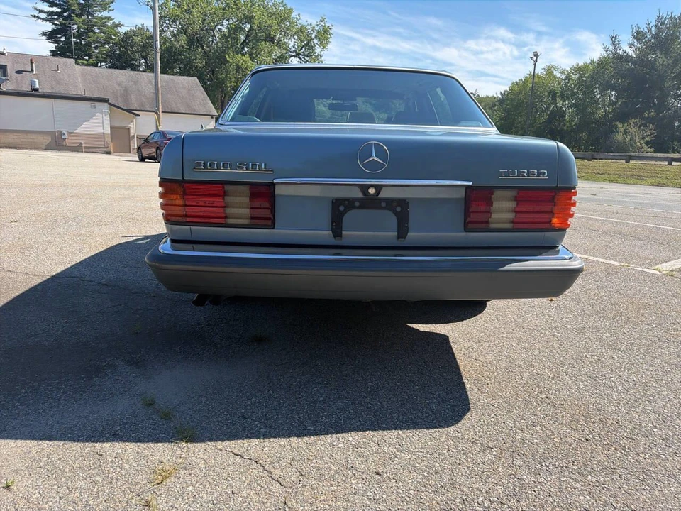 1987 Mercedes-Benz 190E - Image 8 of 31