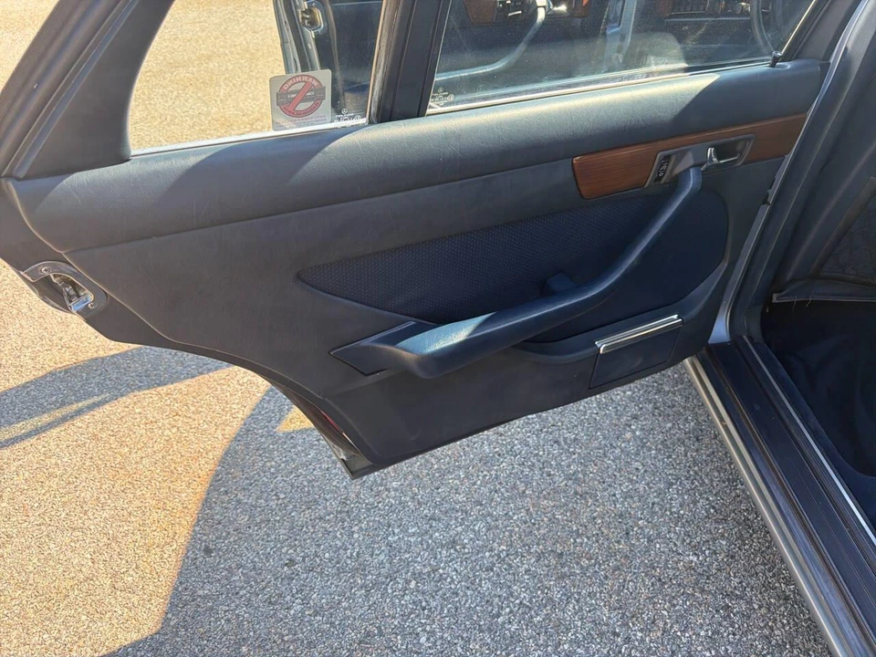1987 Mercedes-Benz 190E - Image 23 of 31