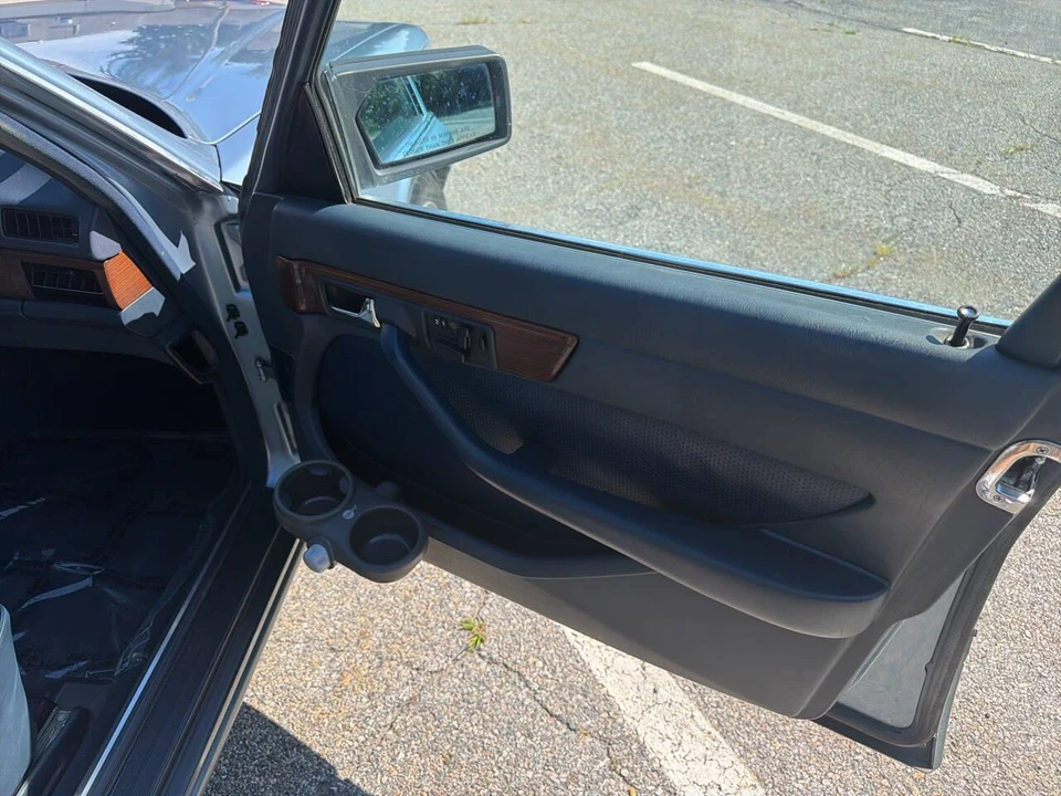 1987 Mercedes-Benz 190E - Image 27 of 31