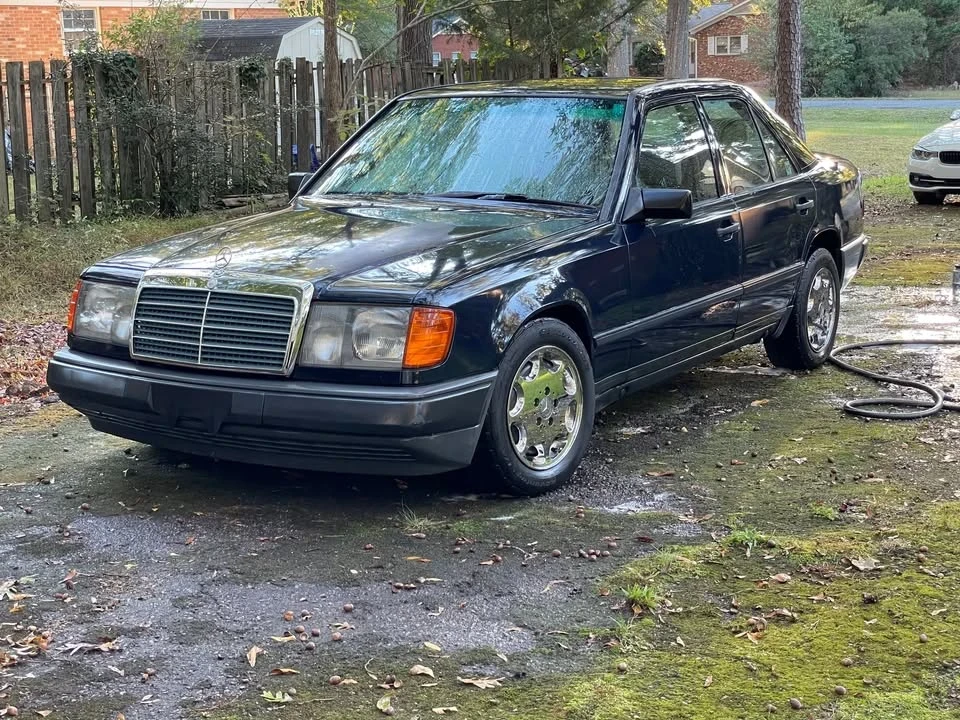 1987 Mercedes-Benz W124 E-Class - Image 2 of 9