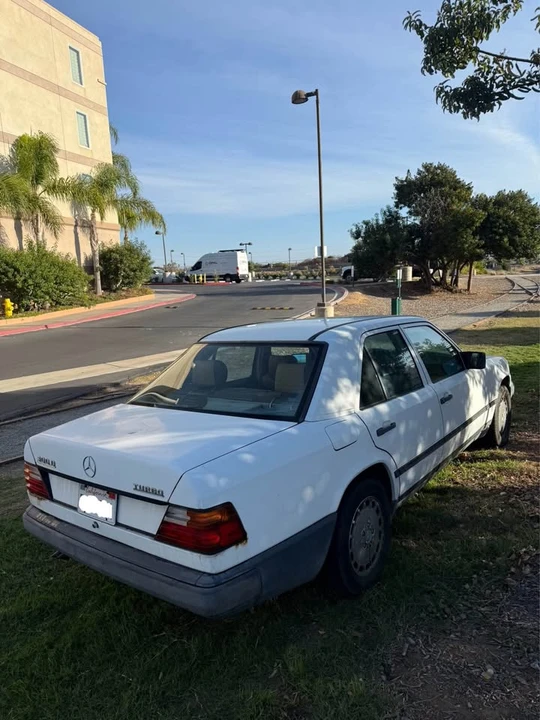 1987 Mercedes-Benz W124 E-Class - Image 4 of 6