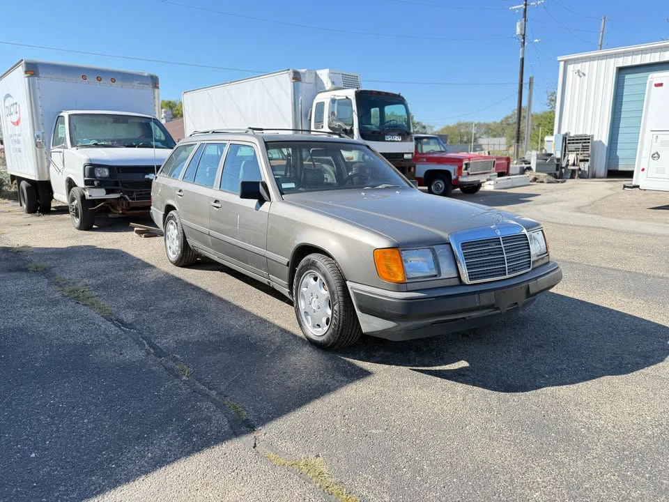 1987 Mercedes-Benz W124 E-Class - Image 8 of 19