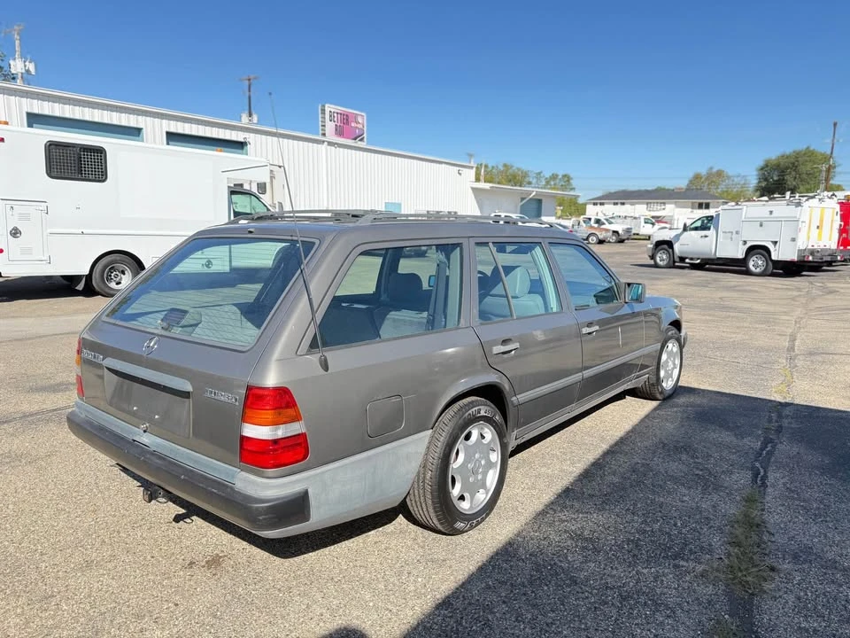 1987 Mercedes-Benz W124 E-Class - Image 9 of 19