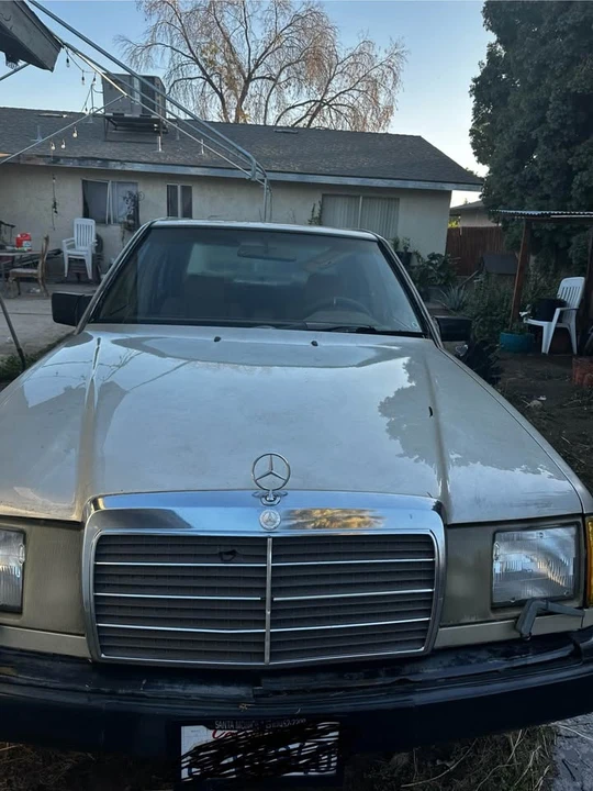 1987 Mercedes-Benz W124 E-Class - Image 2 of 4