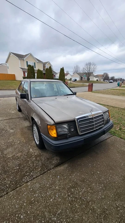 1987 Mercedes-Benz W124 E-Class - Image 2 of 8