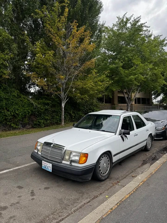 1987 Mercedes-Benz W124 E-Class - Image 2 of 3