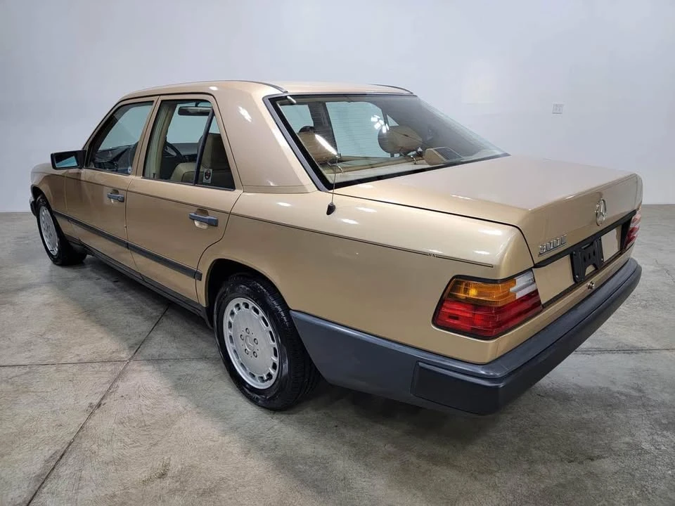 1987 Mercedes-Benz W124 E-Class - Image 3 of 20