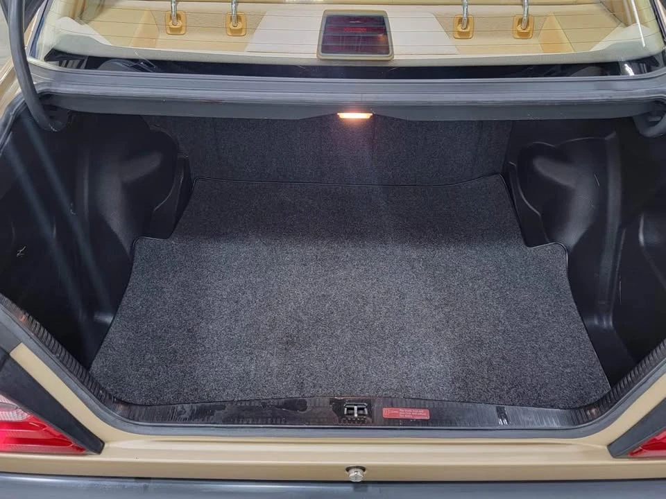 1987 Mercedes-Benz W124 E-Class - Image 17 of 20