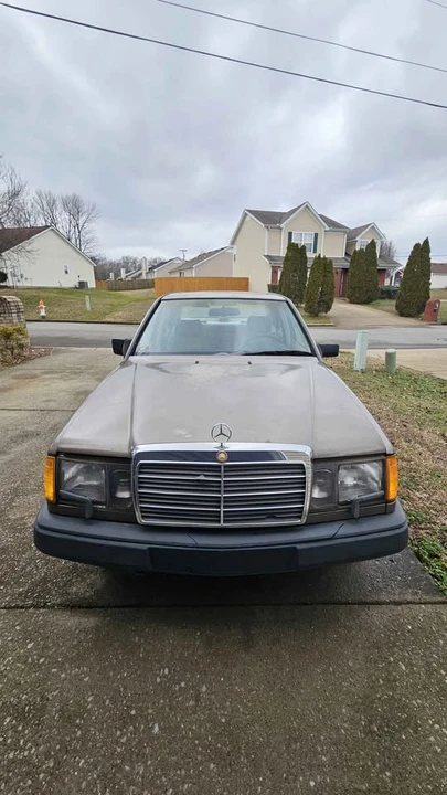 1987 Mercedes-Benz W124 E-Class - Image 3 of 12