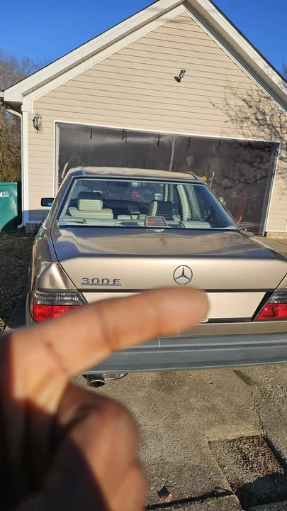 1987 Mercedes-Benz W124 E-Class - Image 9 of 12