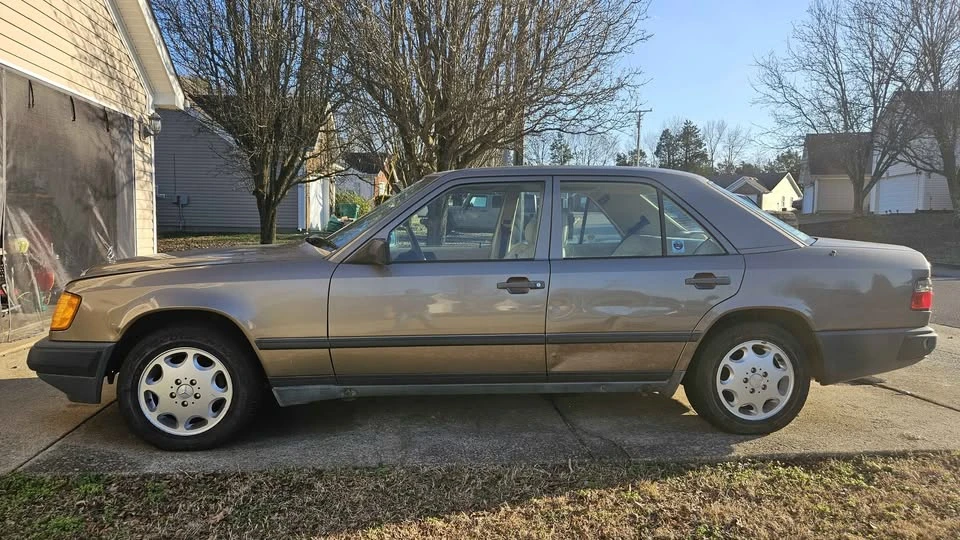 1987 Mercedes-Benz W124 E-Class - Image 12 of 12