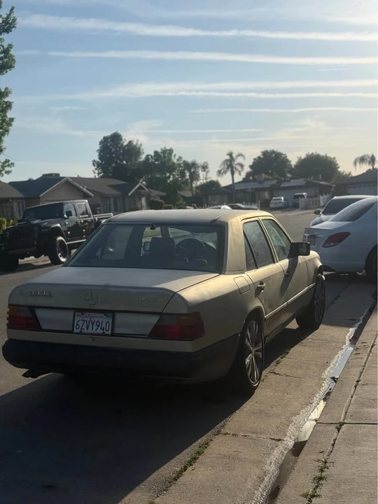 1987 Mercedes-Benz W124 E-Class - Image 2 of 7