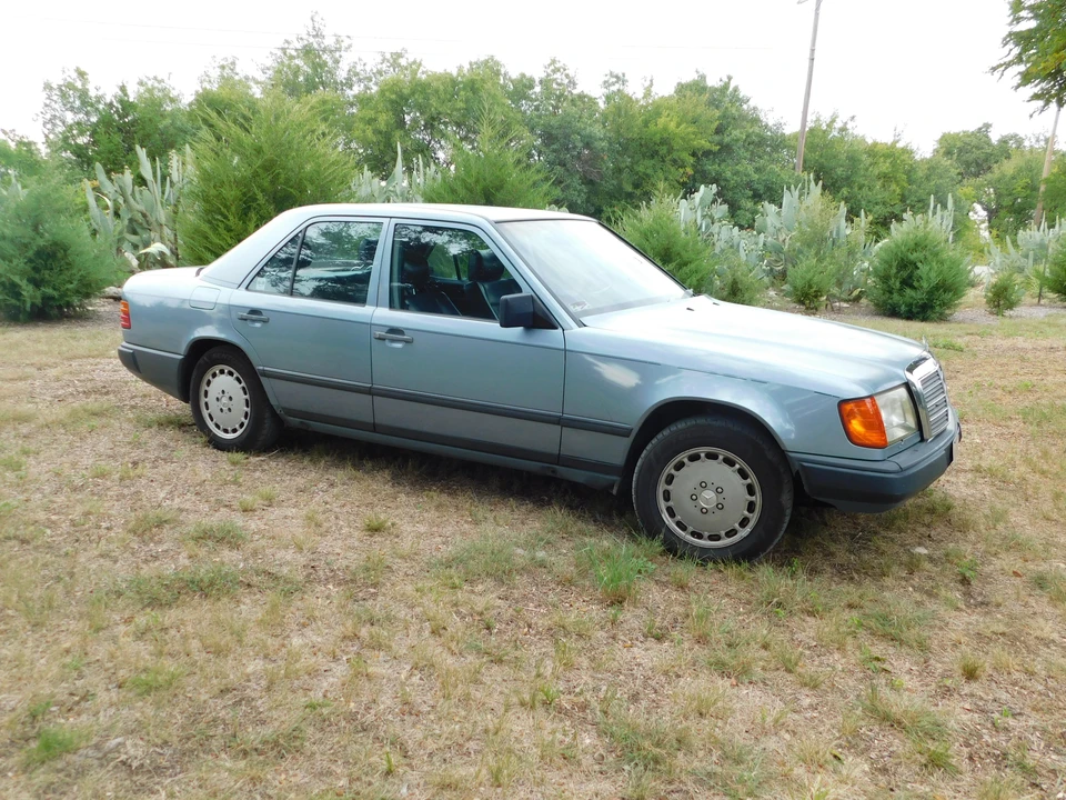 1987 Mercedes-Benz W124 E-Class - Image 29 of 31