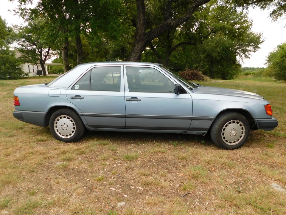 1987 Mercedes-Benz W124 E-Class - Image 3 of 31
