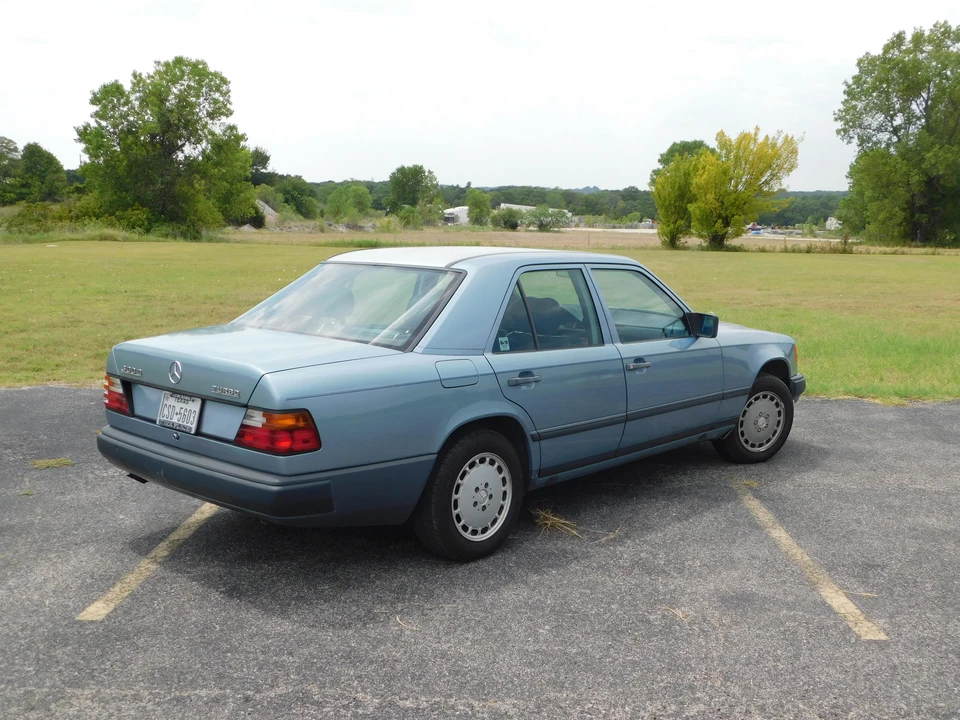 1987 Mercedes-Benz W124 E-Class - Image 25 of 31