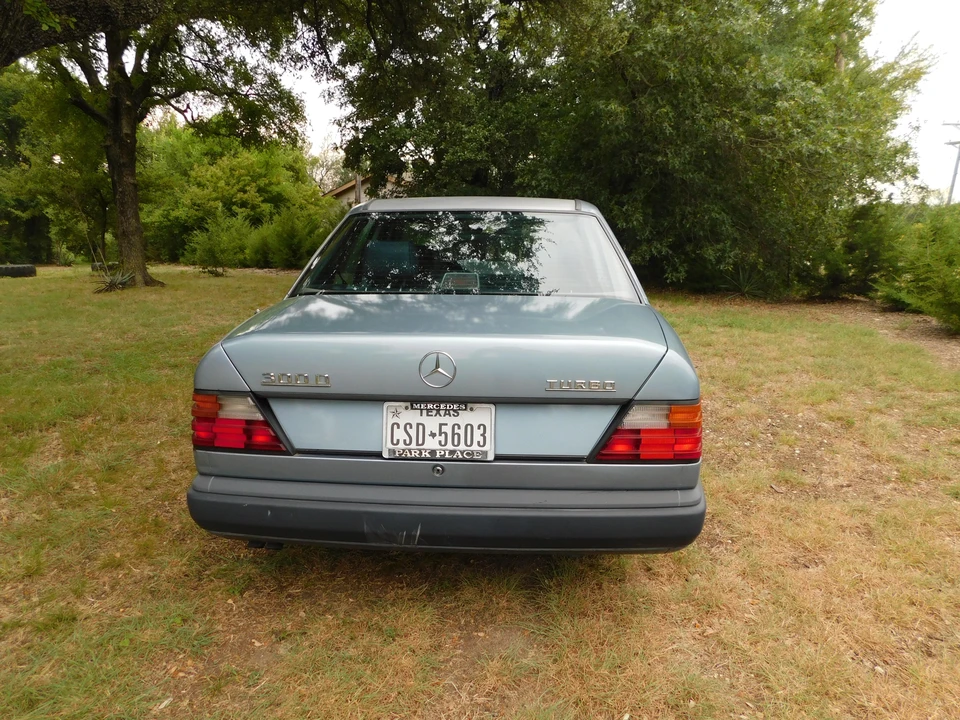 1987 Mercedes-Benz W124 E-Class - Image 4 of 31