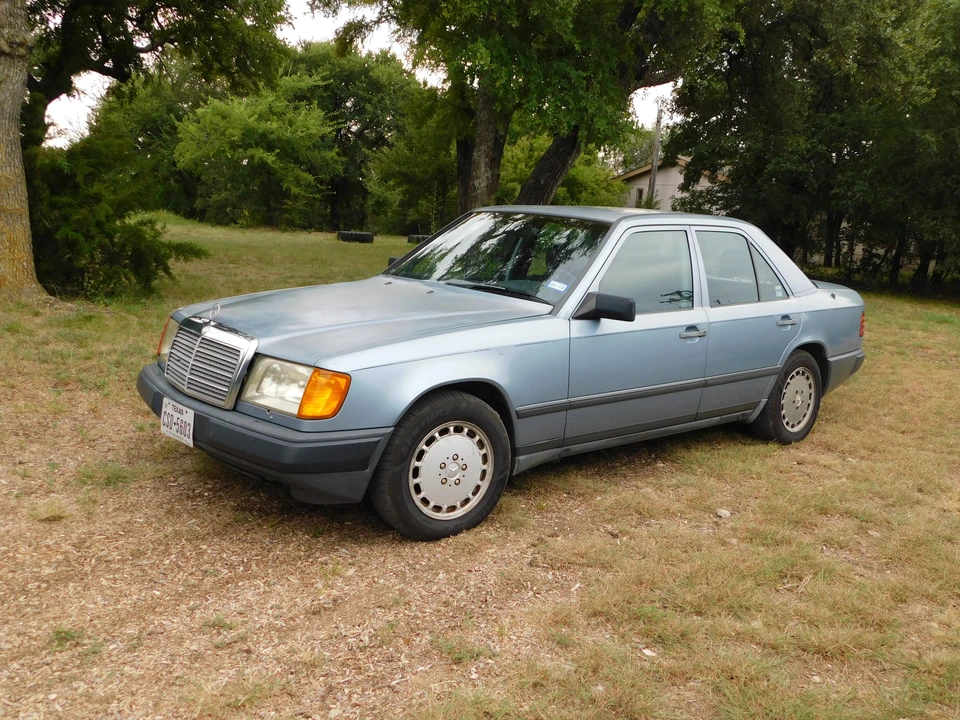 1987 Mercedes-Benz W124 E-Class - Image 11 of 31