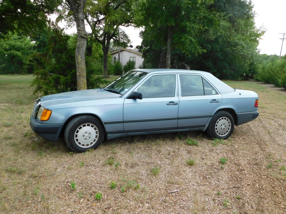 1987 Mercedes-Benz W124 E-Class - Image 13 of 31