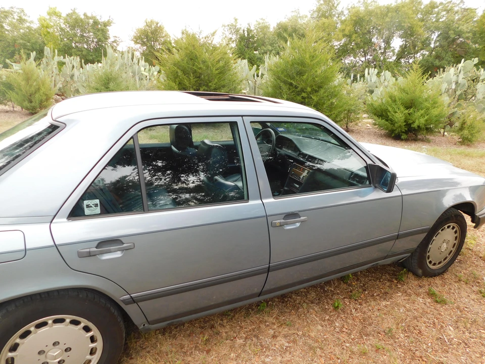 1987 Mercedes-Benz W124 E-Class - Image 23 of 31