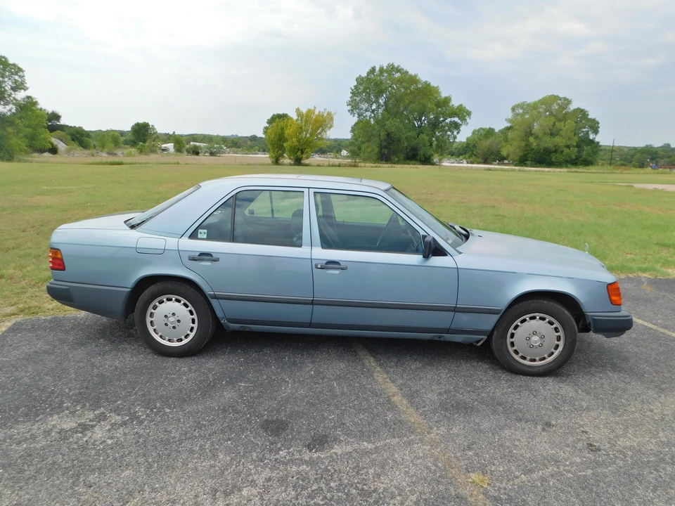 1987 Mercedes-Benz W124 E-Class - Image 27 of 31