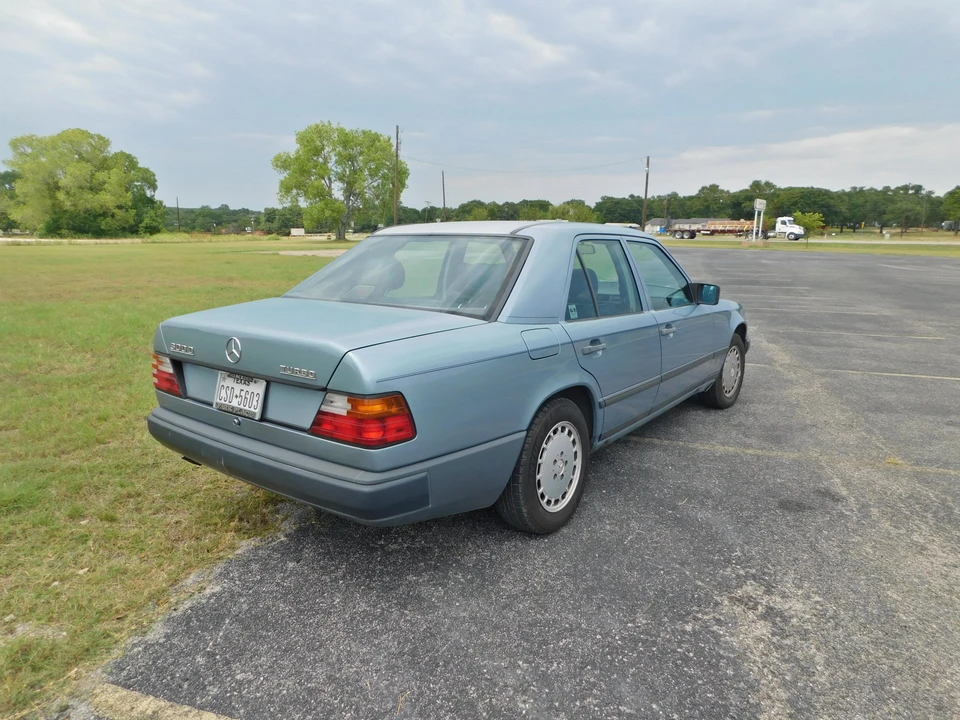 1987 Mercedes-Benz W124 E-Class - Image 20 of 31