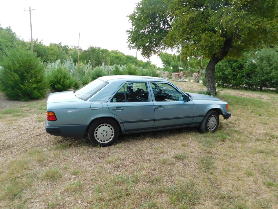 1987 Mercedes-Benz W124 E-Class - Image 26 of 31
