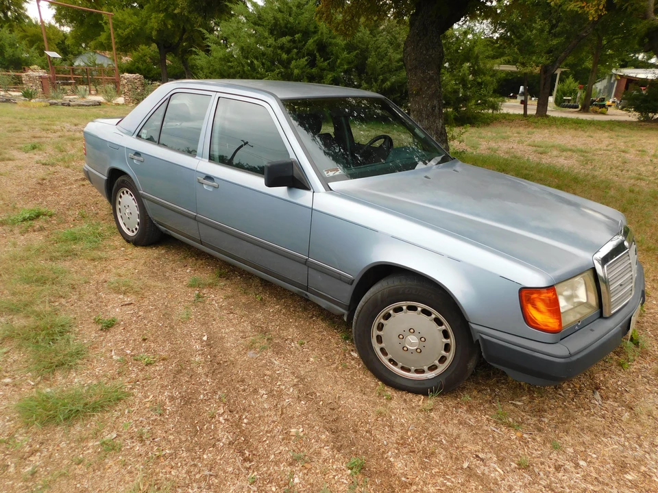 1987 Mercedes-Benz W124 E-Class - Image 30 of 31
