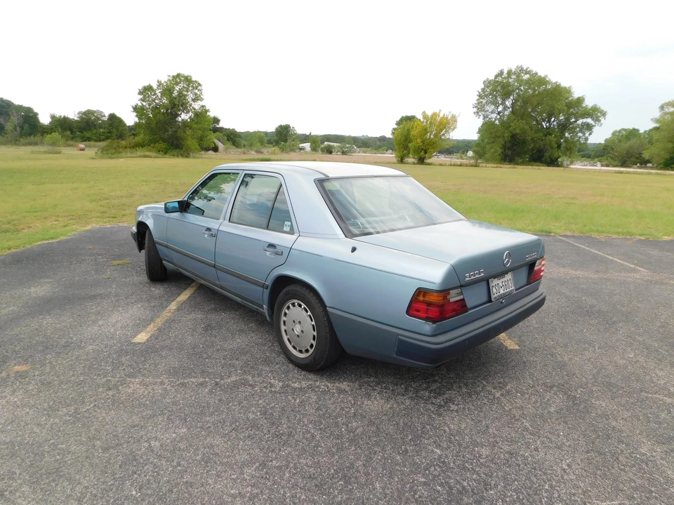 1987 Mercedes-Benz W124 E-Class - Image 15 of 31