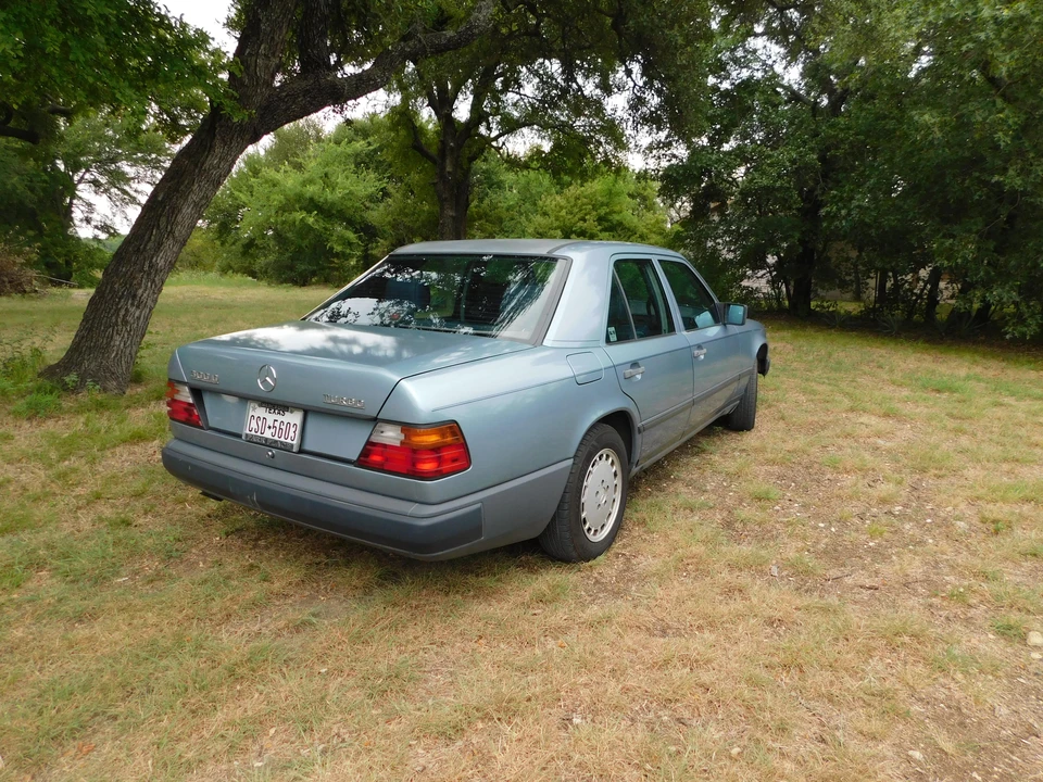 1987 Mercedes-Benz W124 E-Class - Image 21 of 31