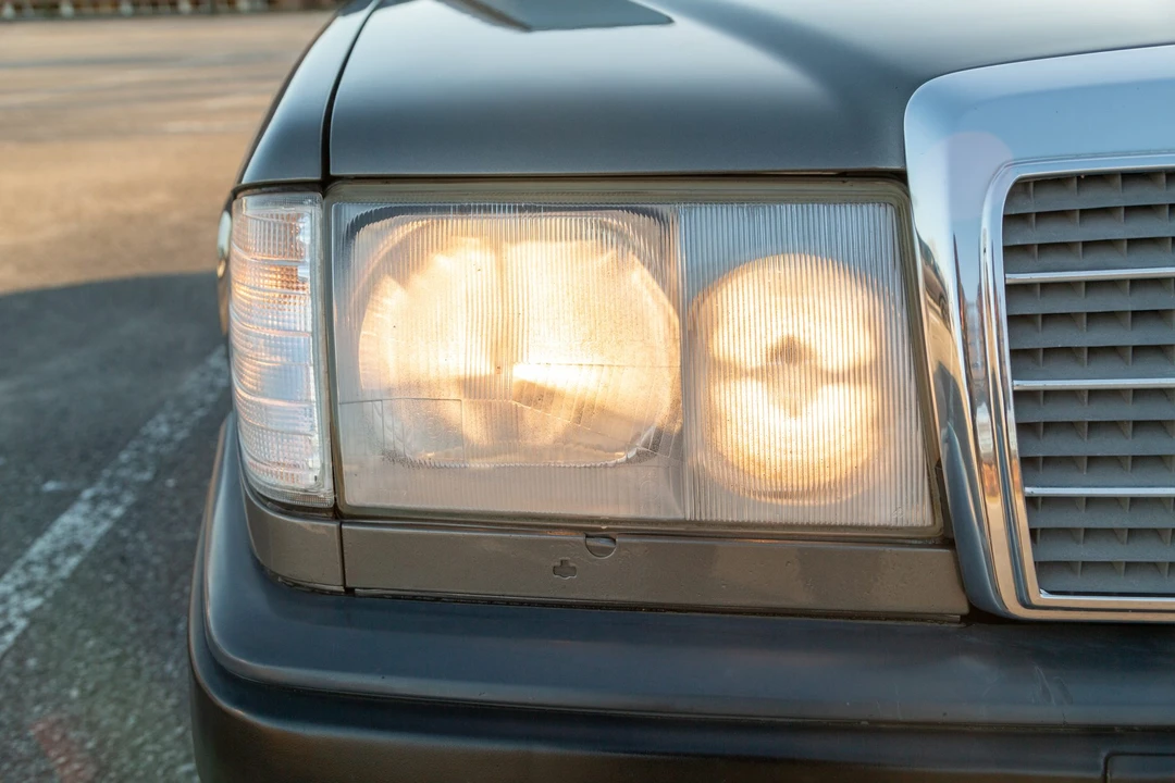 1987 Mercedes-Benz W124 E-Class - Image 12 of 31
