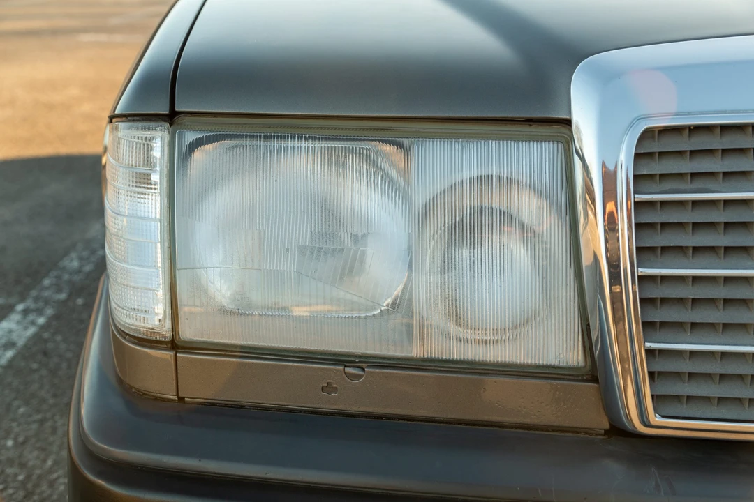 1987 Mercedes-Benz W124 E-Class - Image 10 of 31