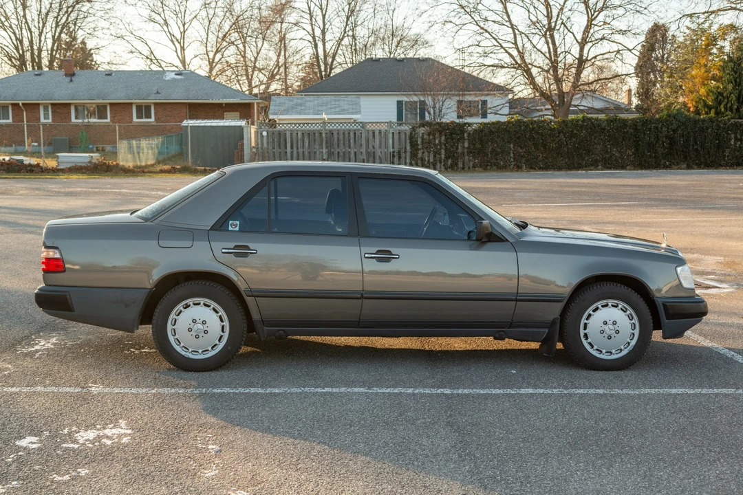 1987 Mercedes-Benz W124 E-Class - Image 4 of 31