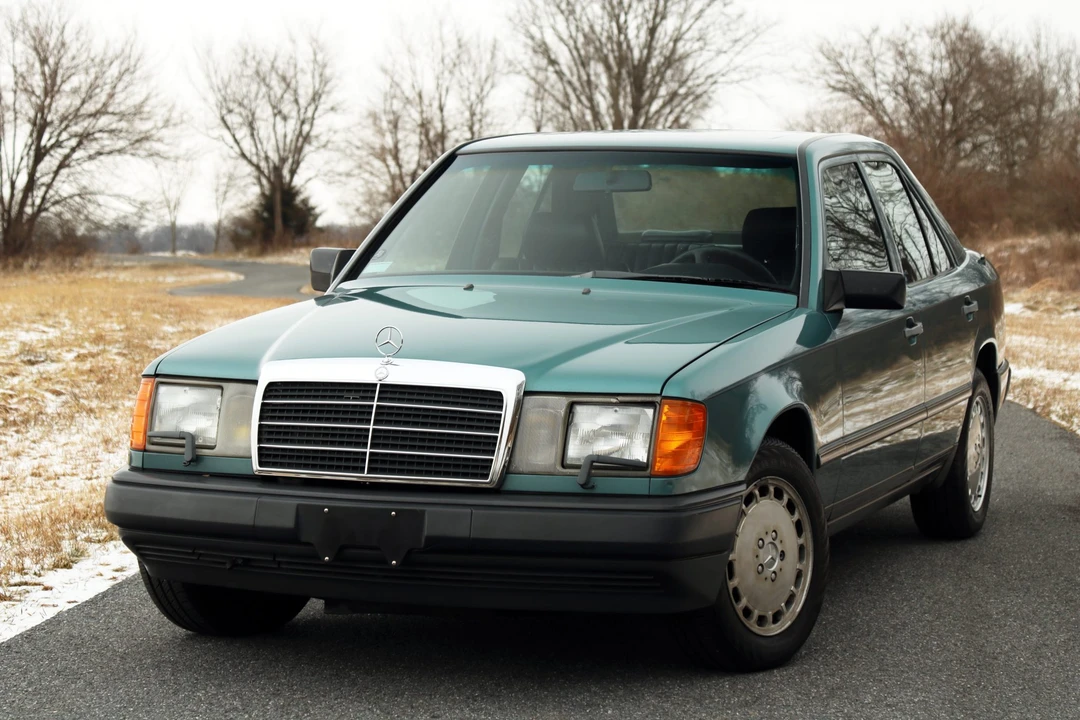 1987 Mercedes-Benz W124 E-Class - Image 2 of 31