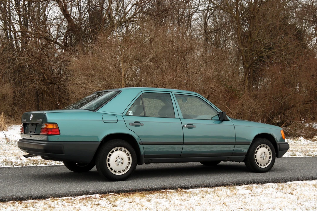 1987 Mercedes-Benz W124 E-Class - Image 13 of 31
