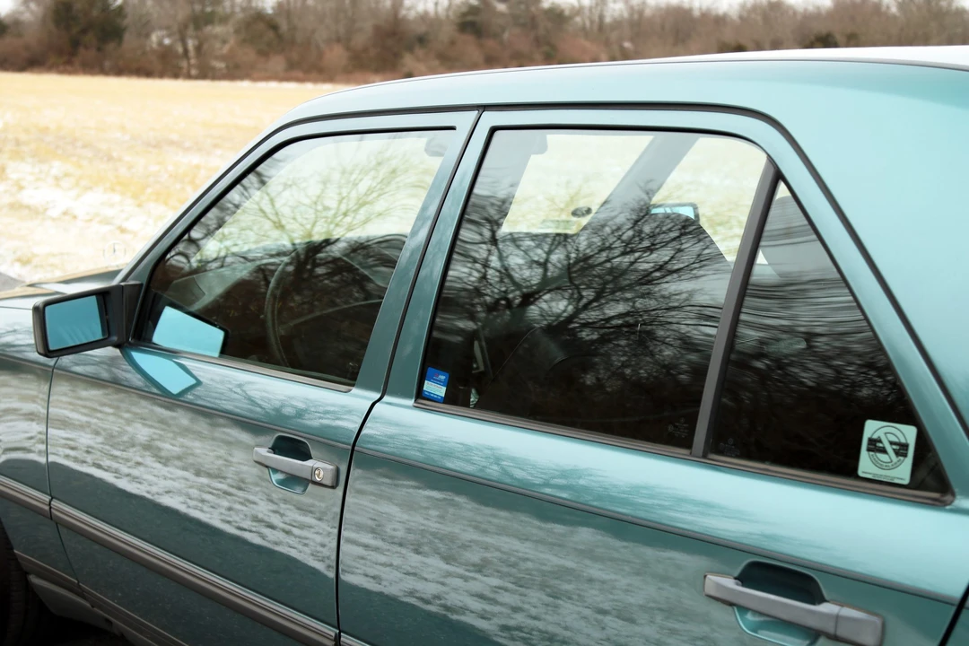 1987 Mercedes-Benz W124 E-Class - Image 30 of 31
