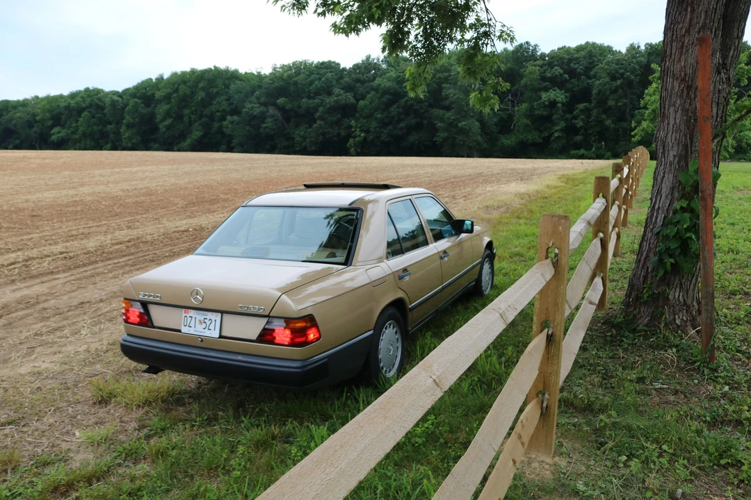 1987 Mercedes-Benz W124 E-Class - Image 18 of 31