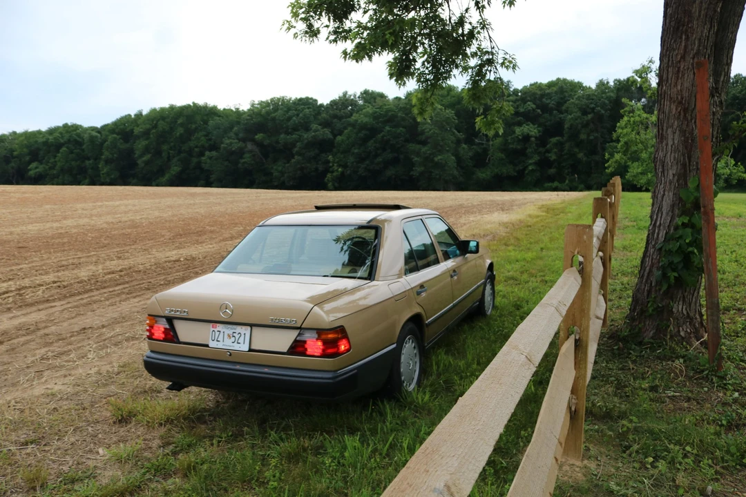 1987 Mercedes-Benz W124 E-Class - Image 19 of 31