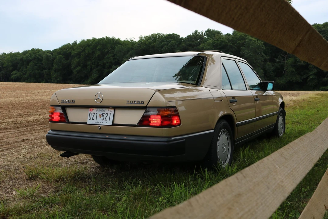 1987 Mercedes-Benz W124 E-Class - Image 22 of 31