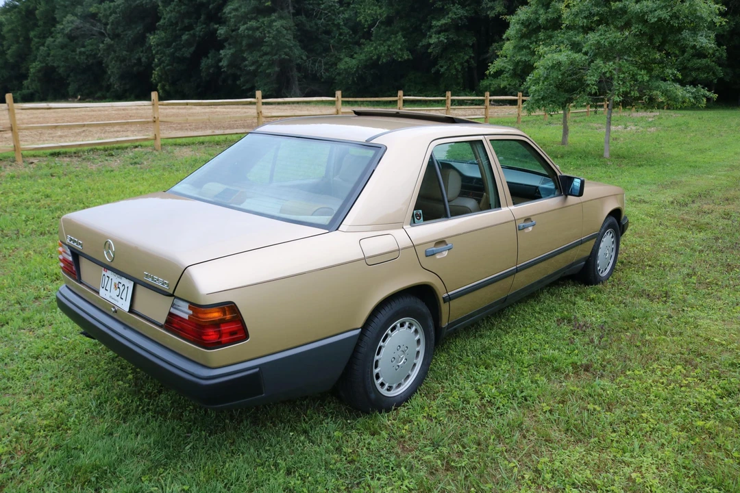 1987 Mercedes-Benz W124 E-Class - Image 23 of 31