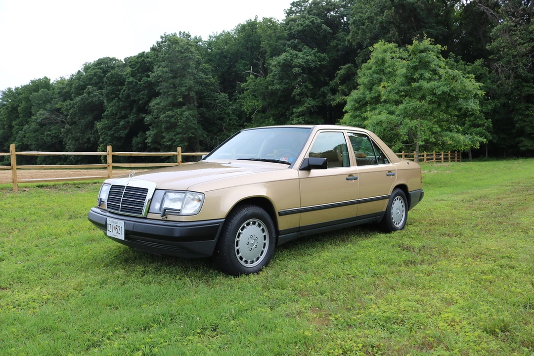 1987 Mercedes-Benz W124 E-Class - Image 2 of 31