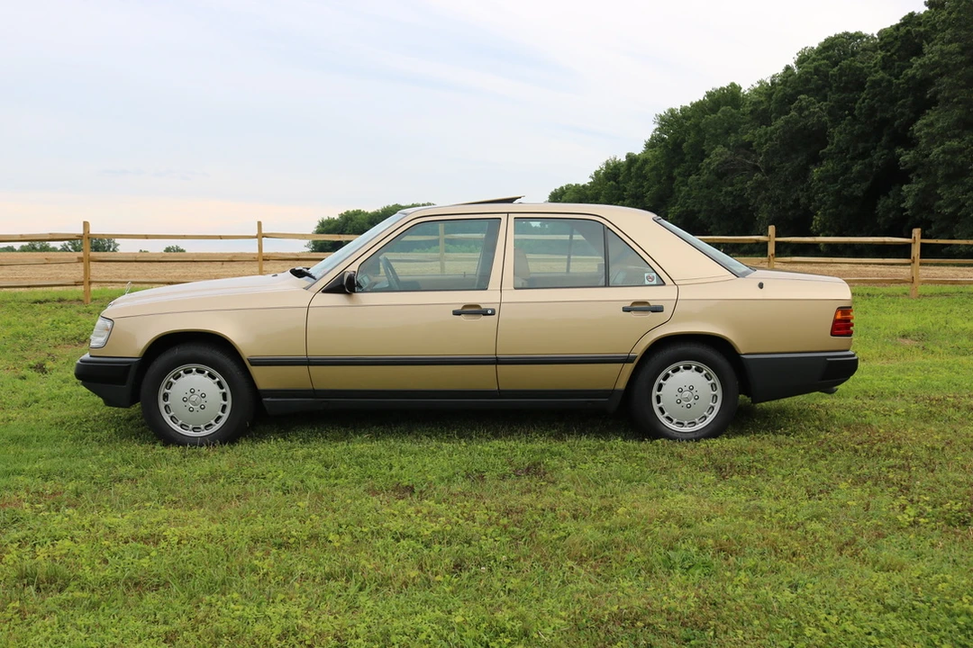 1987 Mercedes-Benz W124 E-Class - Image 10 of 31