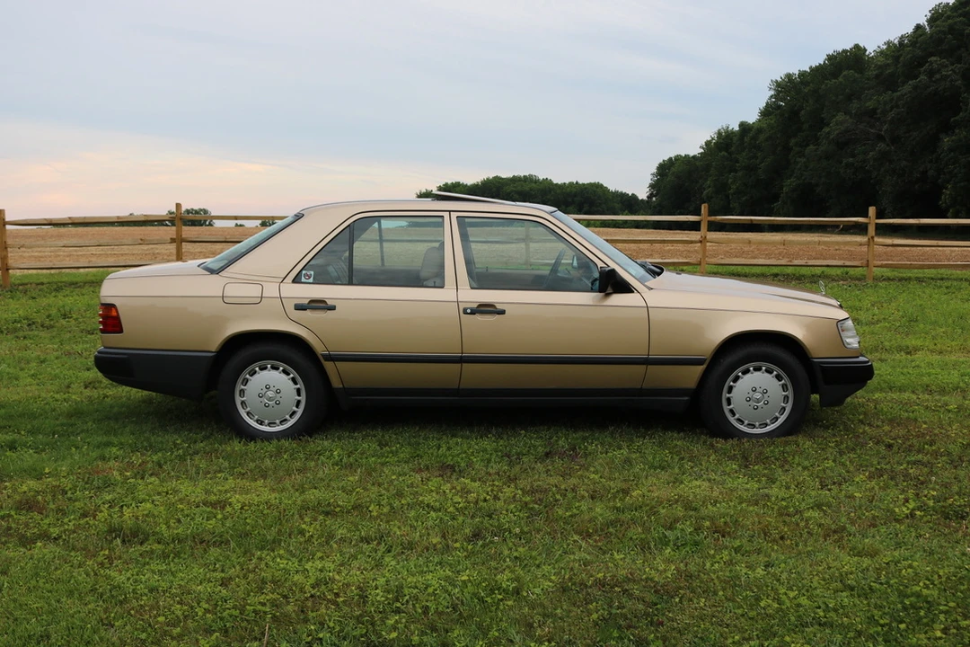 1987 Mercedes-Benz W124 E-Class - Image 25 of 31