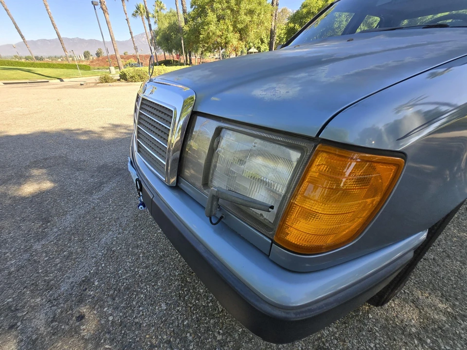 1987 Mercedes-Benz W124 E-Class - Image 25 of 31