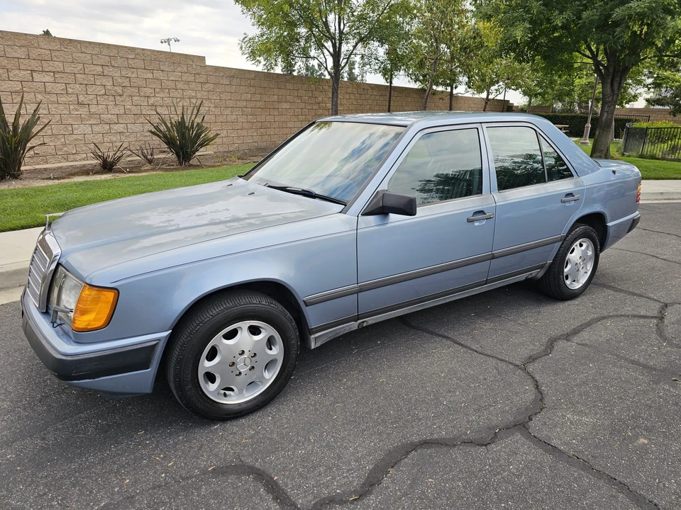 1987 Mercedes-Benz W124 E-Class - Image 3 of 31