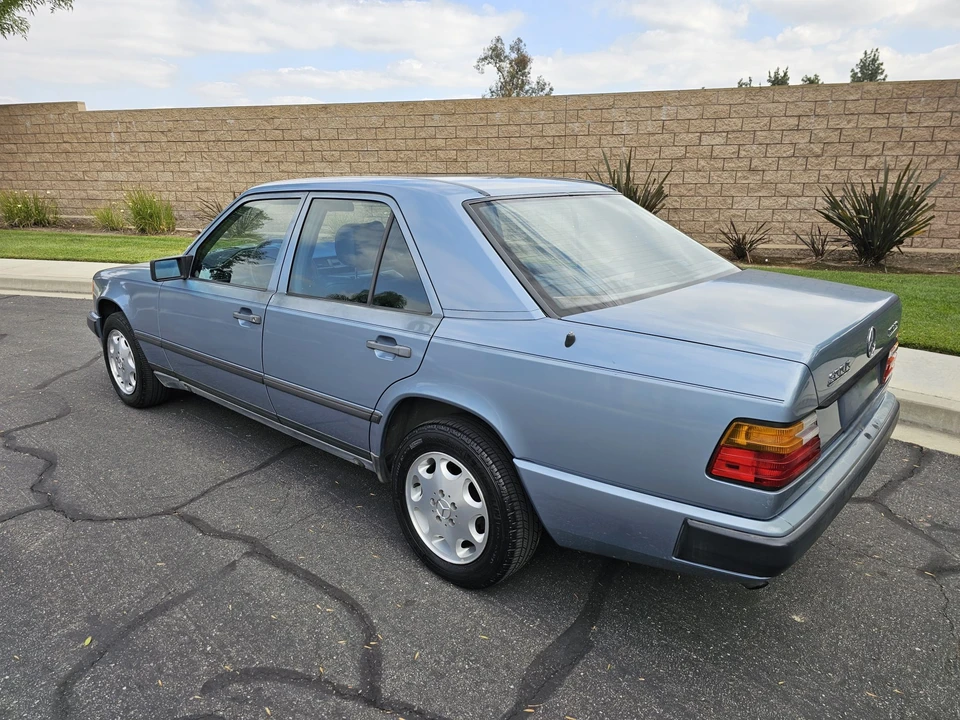 1987 Mercedes-Benz W124 E-Class - Image 5 of 31